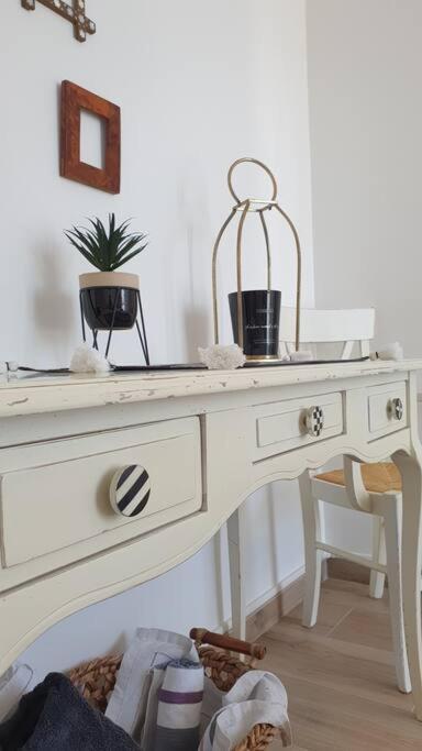 Appartement Le Doux Voyage T3 Lumineux, Vue Mer. *